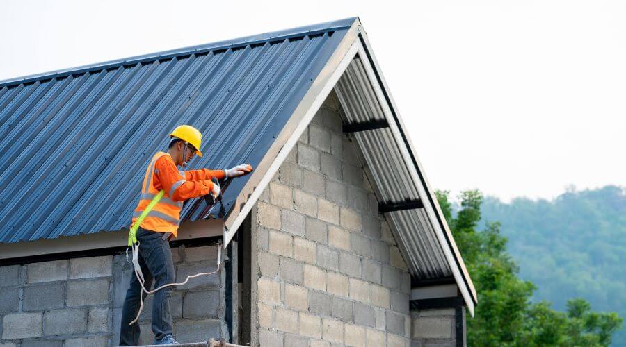 Expert new roof installation services in Reedsport, OR